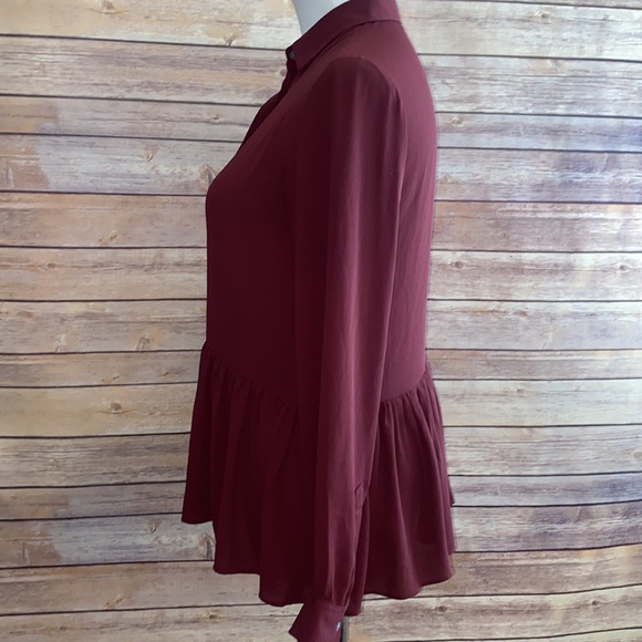 🎈Sale🎈Loft Peplum Top Size XS - Picture 4 of 7